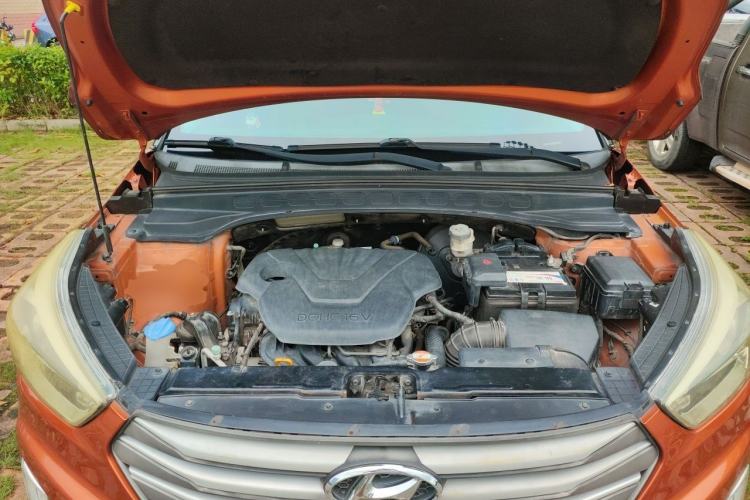 Used Hyundai ix25 2015 1.6L Automatic Two-Wheel Drive Smart GLS Trim Engine Bay