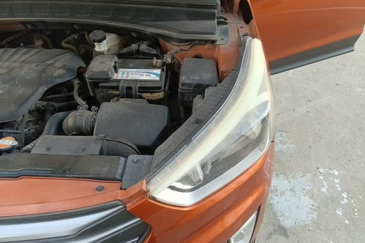 Used Hyundai ix25 2015 1.6L Automatic Two-Wheel Drive Smart GLS Trim Engine Bay Left
