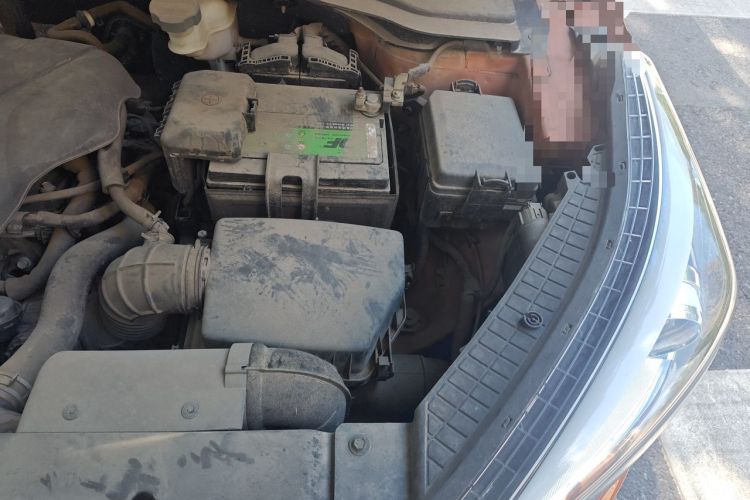 Used Hyundai ix25 2015 1.6L Automatic Two-Wheel-Drive Deluxe DLX Model Engine Bay Left
