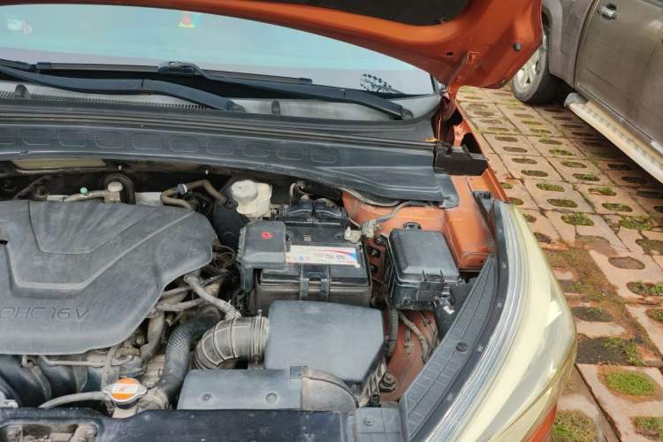 Used Hyundai ix25 2015 1.6L Automatic Two-Wheel Drive Smart GLS Trim Engine Bay Left