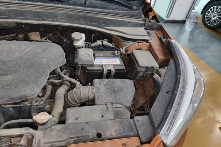 Used Hyundai ix25 2015 1.6L Automatic Two-Wheel Drive Smart GLS Trim Engine Bay Left