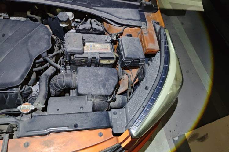 Used Hyundai ix25 2015 1.6L Automatic Two-Wheel-Drive Deluxe DLX Model Engine Bay Left