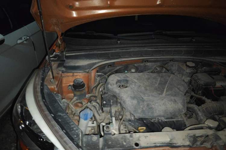 Used Hyundai ix25 2015 1.6L Manual Two-Wheel Drive Fashionable GS Model Engine Bay Right