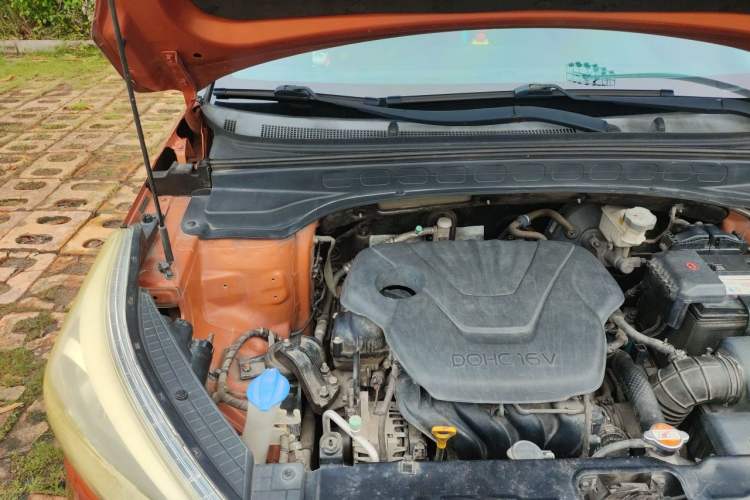 Used Hyundai ix25 2015 1.6L Automatic Two-Wheel Drive Smart GLS Trim Engine Bay Right