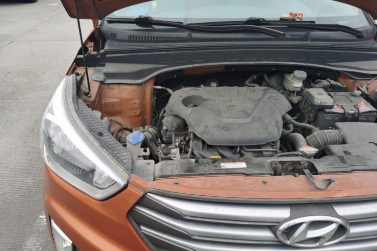 Used Hyundai ix25 2015 1.6L Automatic Two-Wheel Drive Smart GLS Trim Engine Bay Right