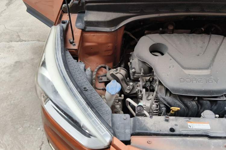 Used Hyundai ix25 2015 1.6L Automatic Two-Wheel Drive Smart GLS Trim Engine Bay Right
