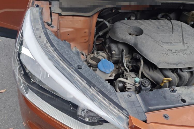 Used Hyundai ix25 2015 1.6L Automatic Two-Wheel Drive Smart GLS Trim Engine Bay Right