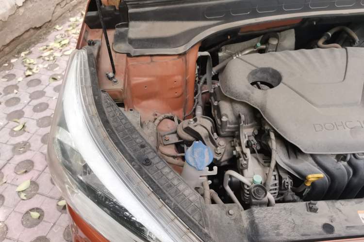 Used Hyundai ix25 2015 1.6L Automatic Two-Wheel Drive Smart GLS Trim Engine Bay Right