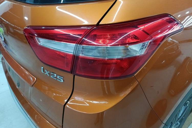 Used Hyundai ix25 2015 1.6L Automatic Two-Wheel Drive Smart GLS Trim Exterior 3