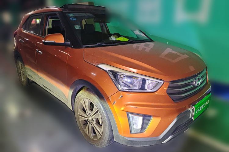 Used Hyundai ix25 2015 1.6L Automatic Two-Wheel Drive Smart GLS Trim Front Right 45 Deg