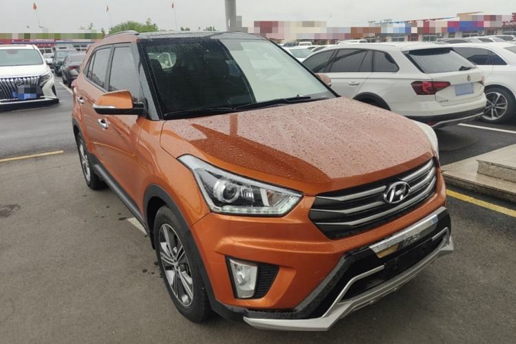 Used Hyundai ix25 2015 2.0L Automatic 4x4 Deluxe DLX Front Right 45 Deg