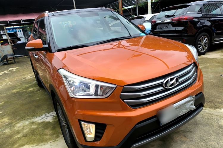 Used Hyundai ix25 2015 1.6L Automatic Two-Wheel Drive Smart GLS Trim Front Right 45 Deg