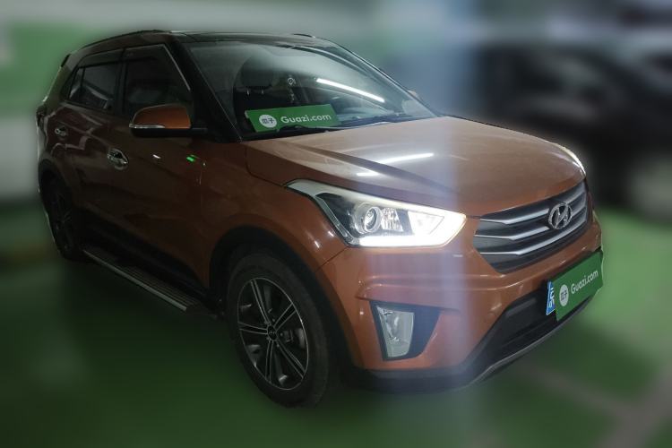 Used Hyundai ix25 2015 1.6L Automatic Two-Wheel-Drive Deluxe DLX Model Front Right 45 Deg