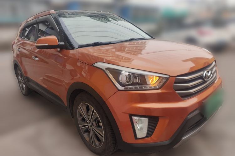 Used Hyundai ix25 2015 1.6L Automatic Two-Wheel-Drive Deluxe DLX Model Front Right 45 Deg