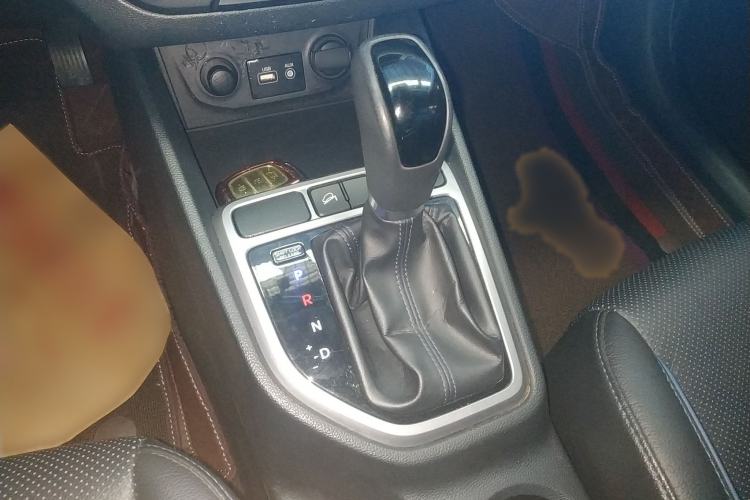 Used Hyundai ix25 2015 1.6L Automatic Two-Wheel Drive Smart GLS Trim Gear Lever