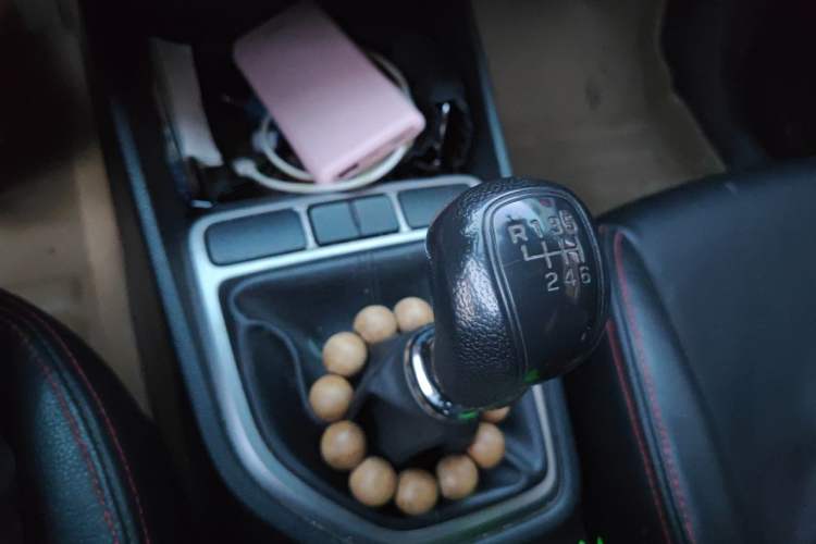 Used Hyundai ix25 2015 1.6L Manual Two-Wheel Drive Fashionable GS Model Gear Lever