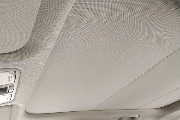 Used Hyundai ix25 2015 1.6L Automatic Two-Wheel Drive Smart GLS Trim Headliner