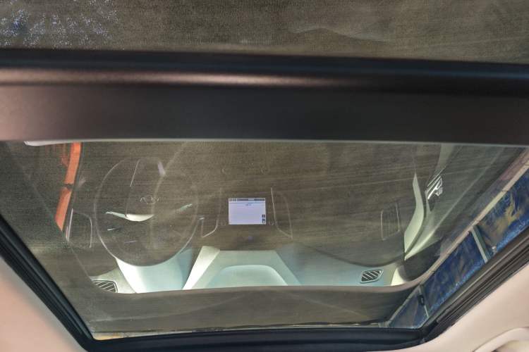 Used Hyundai ix25 2015 1.6L Automatic Two-Wheel-Drive Deluxe DLX Model Headliner