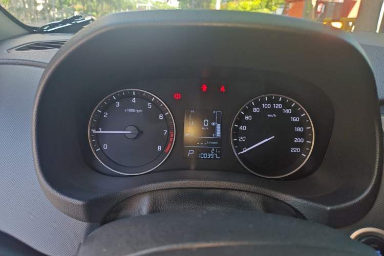 Used Hyundai ix25 2015 1.6L Automatic Two-Wheel-Drive Deluxe DLX Model Instrument Cluster