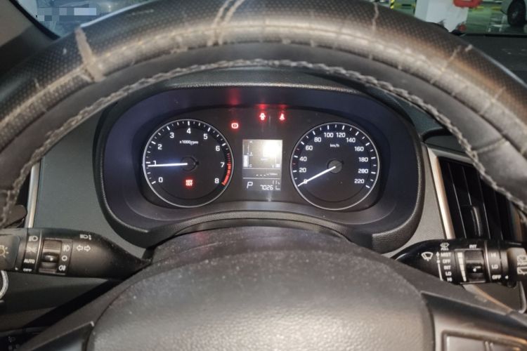 Used Hyundai ix25 2015 1.6L Automatic Two-Wheel-Drive Deluxe DLX Model Instrument Cluster