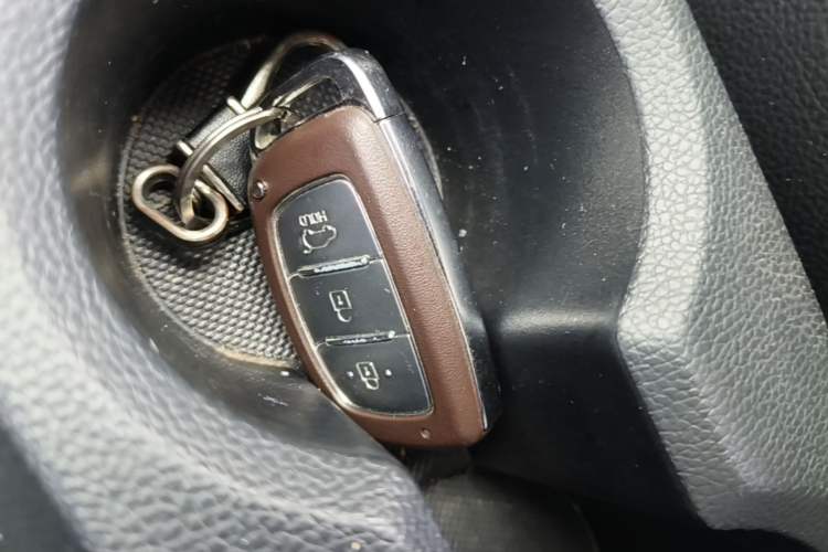 Used Hyundai ix25 2015 1.6L Automatic Two-Wheel Drive Smart GLS Trim Interior 1