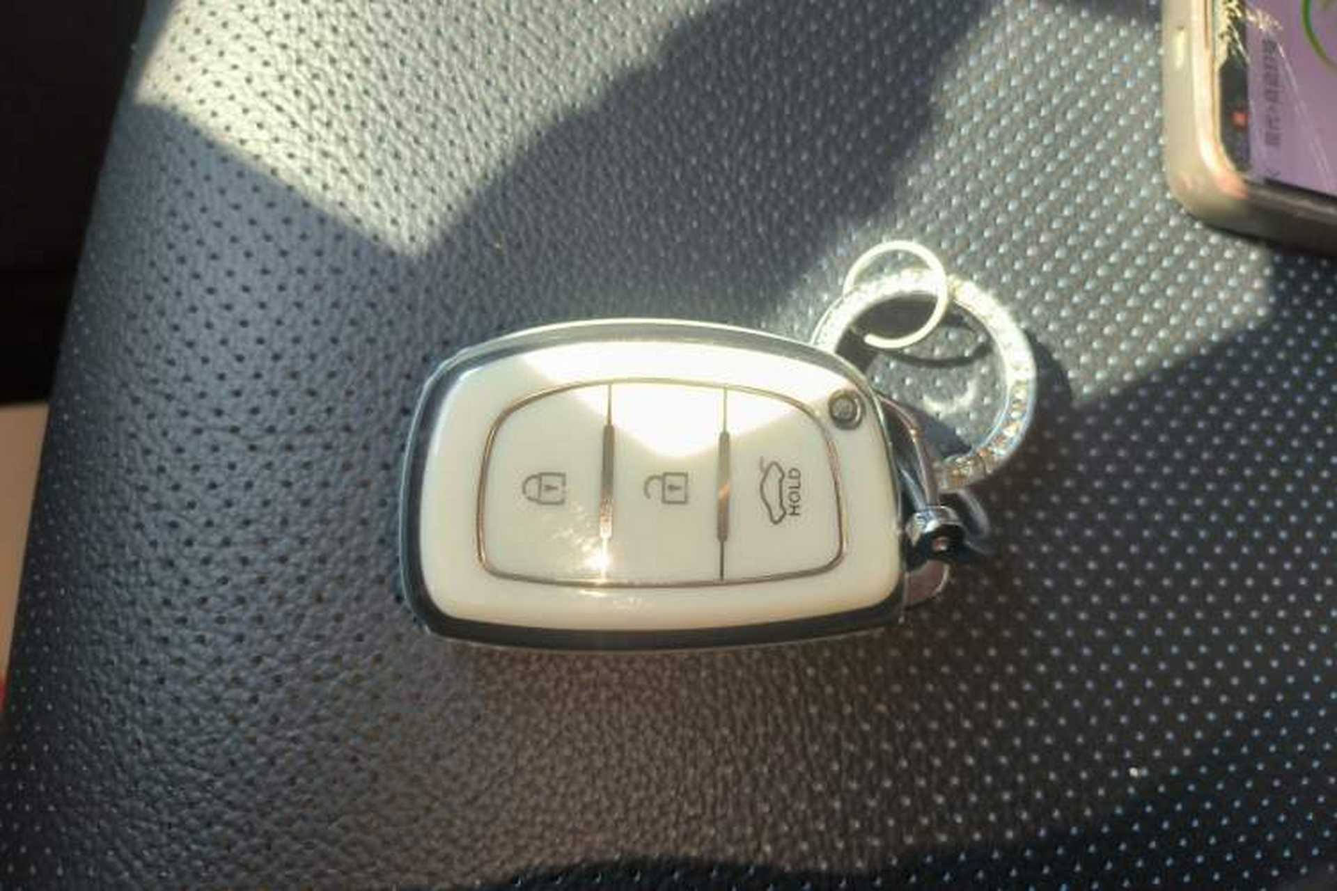 Used Hyundai ix25 2015 1.6L Automatic Two-Wheel Drive Smart GLS Trim Interior 1