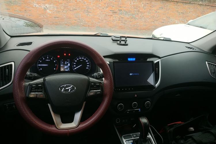 Used Hyundai ix25 2015 1.6L Automatic Two-Wheel Drive Smart GLS Trim Interior 2