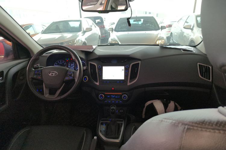Used Hyundai ix25 2015 2.0L Automatic Two-Wheel Drive Intelligent GLS Interior 2