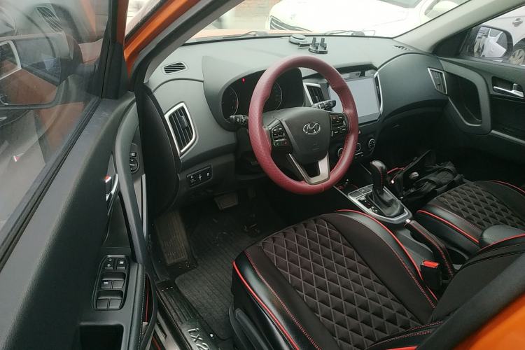 Used Hyundai ix25 2015 1.6L Automatic Two-Wheel Drive Smart GLS Trim Interior 3