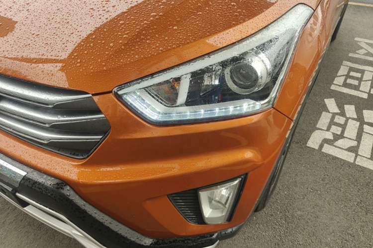 Used Hyundai ix25 2015 2.0L Automatic 4x4 Deluxe DLX Left Front Headlight