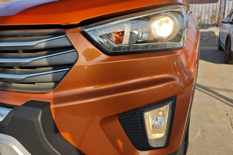 Used Hyundai ix25 2015 1.6L Automatic Two-Wheel-Drive Deluxe DLX Model Left Front Headlight