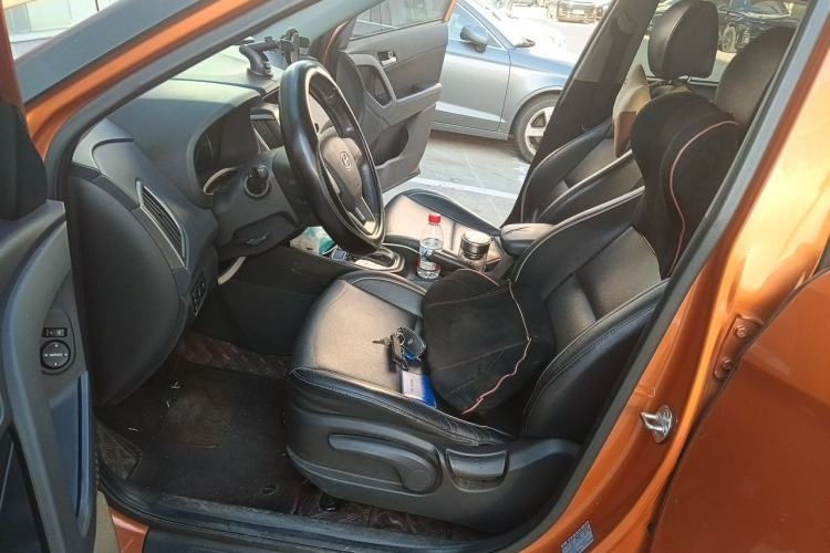 Used Hyundai ix25 2015 1.6L Automatic Two-Wheel Drive Smart GLS Trim Left Front Seat