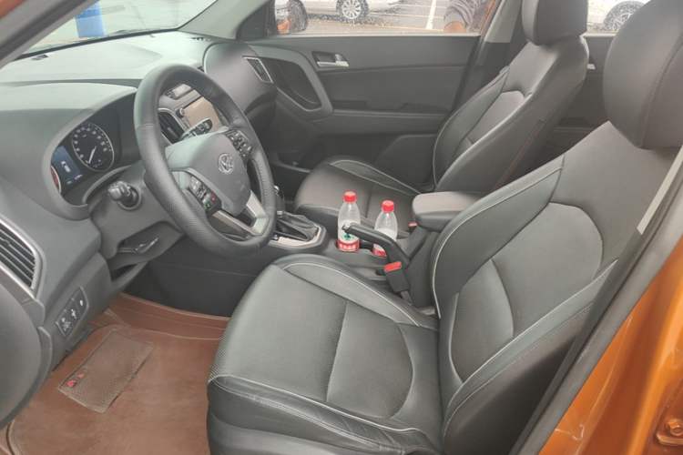 Used Hyundai ix25 2015 2.0L Automatic 4x4 Deluxe DLX Left Front Seat