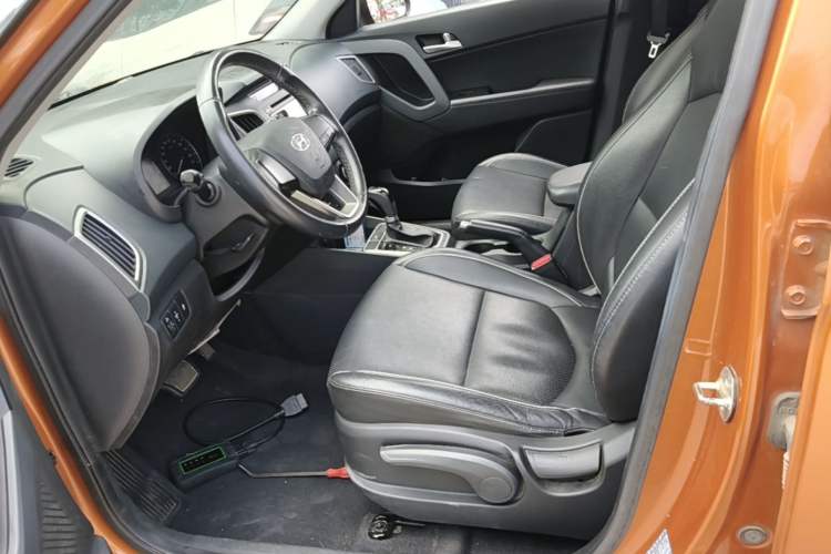 Used Hyundai ix25 2015 1.6L Automatic Two-Wheel Drive Smart GLS Trim Left Front Seat