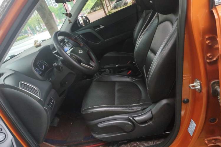 Used Hyundai ix25 2015 1.6L Automatic Two-Wheel Drive Smart GLS Trim Left Front Seat