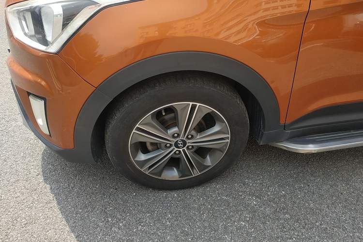 Used Hyundai ix25 2015 1.6L Automatic Two-Wheel Drive Smart GLS Trim Left Front Wheel Hub