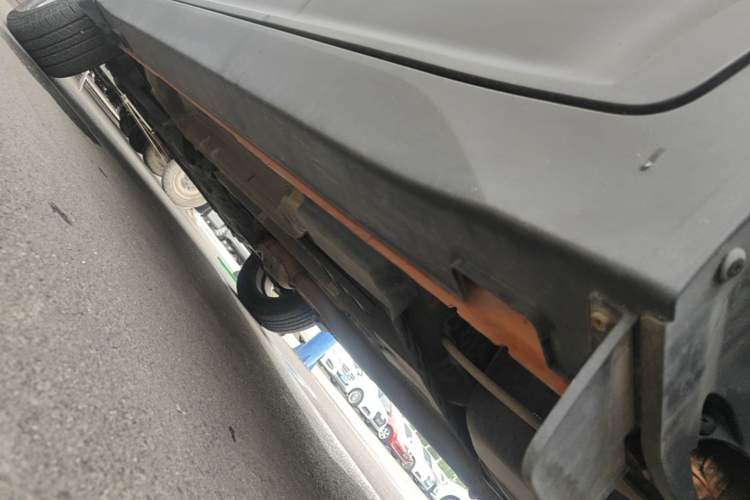 Used Hyundai ix25 2015 2.0L Automatic 4x4 Deluxe DLX Left Side Sill