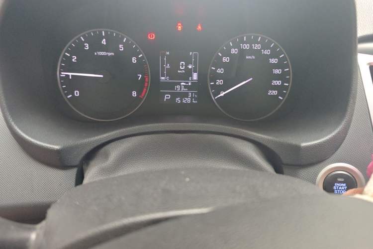 Used Hyundai ix25 2015 1.6L Automatic Two-Wheel Drive Smart GLS Trim Odometer Close Up