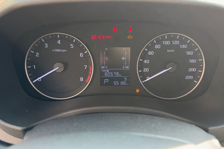 Used Hyundai ix25 2015 1.6L Automatic Two-Wheel Drive Fashionable GS Model Odometer Close Up