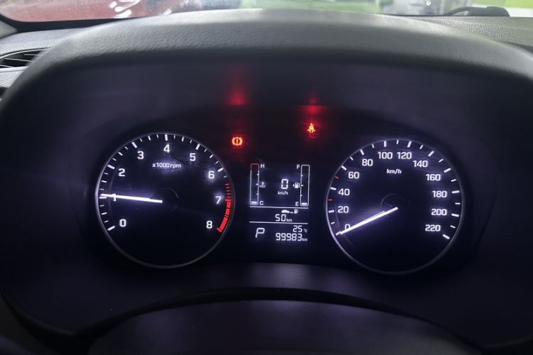 Used Hyundai ix25 2015 1.6L Automatic Two-Wheel Drive Smart GLS Trim Odometer Close Up