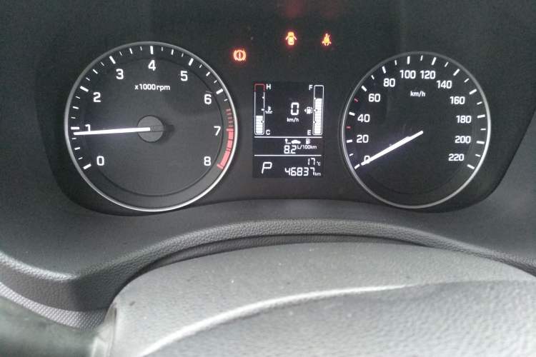 Used Hyundai ix25 2015 1.6L Automatic Two-Wheel Drive Smart GLS Trim Odometer Close Up
