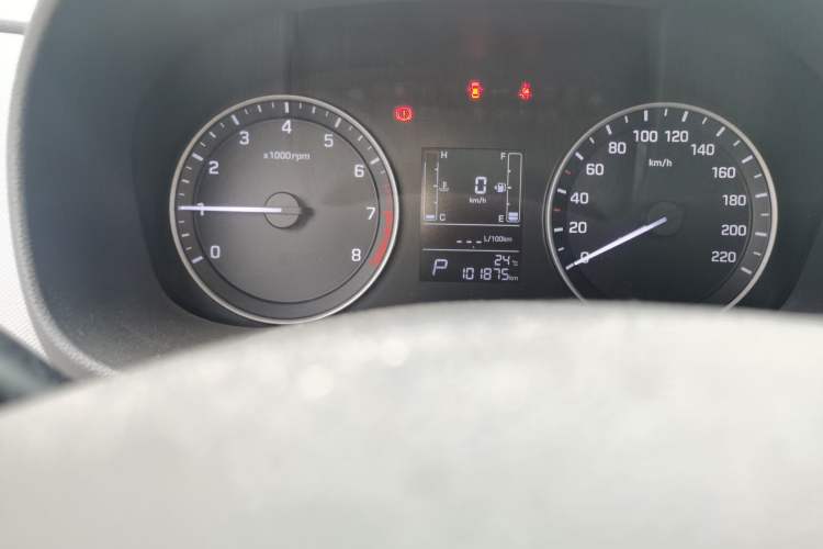 Used Hyundai ix25 2015 1.6L Automatic Two-Wheel Drive Smart GLS Trim Odometer Close Up