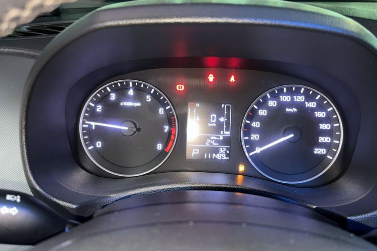 Used Hyundai ix25 2015 1.6L Automatic Two-Wheel Drive Smart GLS Trim Odometer Close Up