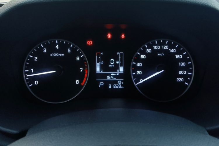 Used Hyundai ix25 2015 2.0L Automatic Two-Wheel Drive Intelligent GLS Odometer Close Up