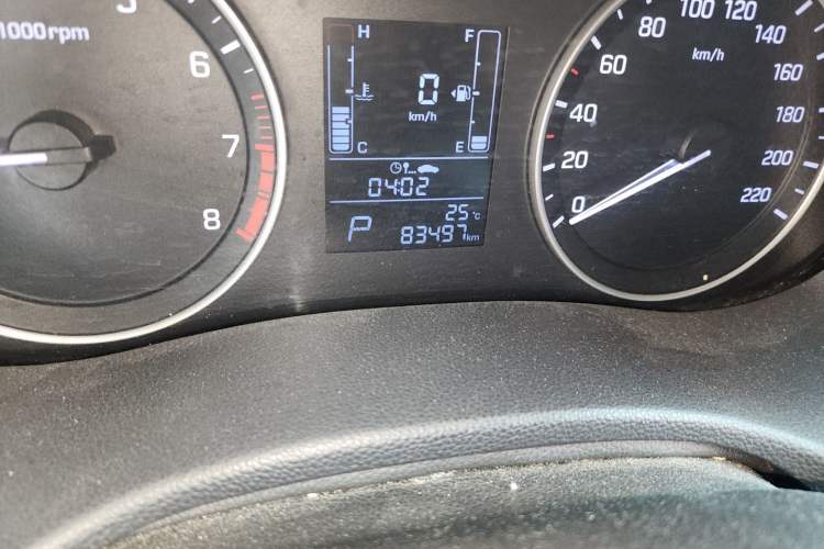 Used Hyundai ix25 2015 1.6L Automatic Two-Wheel Drive Smart GLS Trim Odometer Close Up