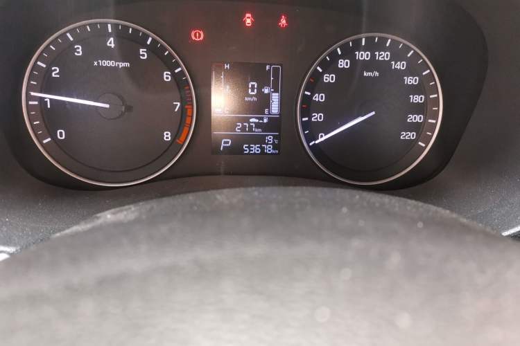 Used Hyundai ix25 2015 1.6L Automatic Two-Wheel Drive Smart GLS Trim Odometer Close Up