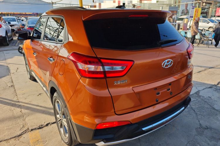 Used Hyundai ix25 2015 1.6L Automatic Two-Wheel-Drive Deluxe DLX Model Rear Left 45 Deg