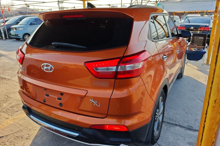 Used Hyundai ix25 2015 1.6L Automatic Two-Wheel-Drive Deluxe DLX Model Rear Right 45 Deg