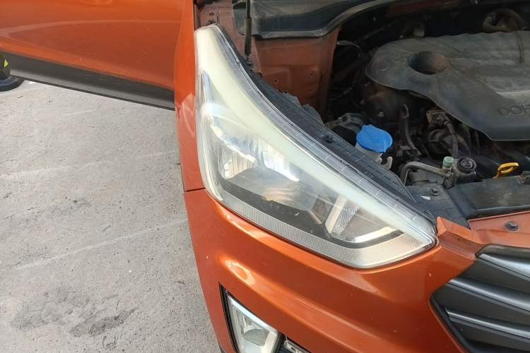 Used Hyundai ix25 2015 1.6L Automatic Two-Wheel Drive Smart GLS Trim Right Front Headlight