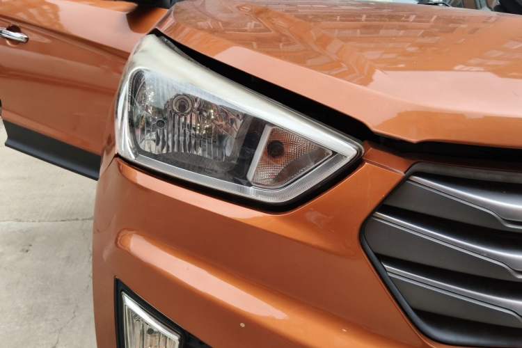 Used Hyundai ix25 2015 1.6L Automatic Two-Wheel Drive Smart GLS Trim Right Front Headlight